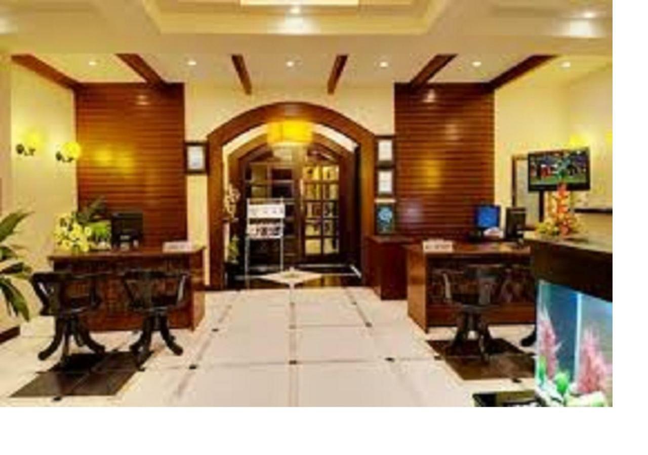 Hotel Sumith Palace Pondicherry Bagian luar foto