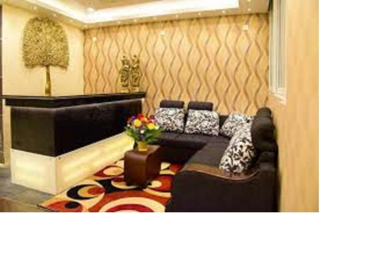 Hotel Sumith Palace Pondicherry Bagian luar foto